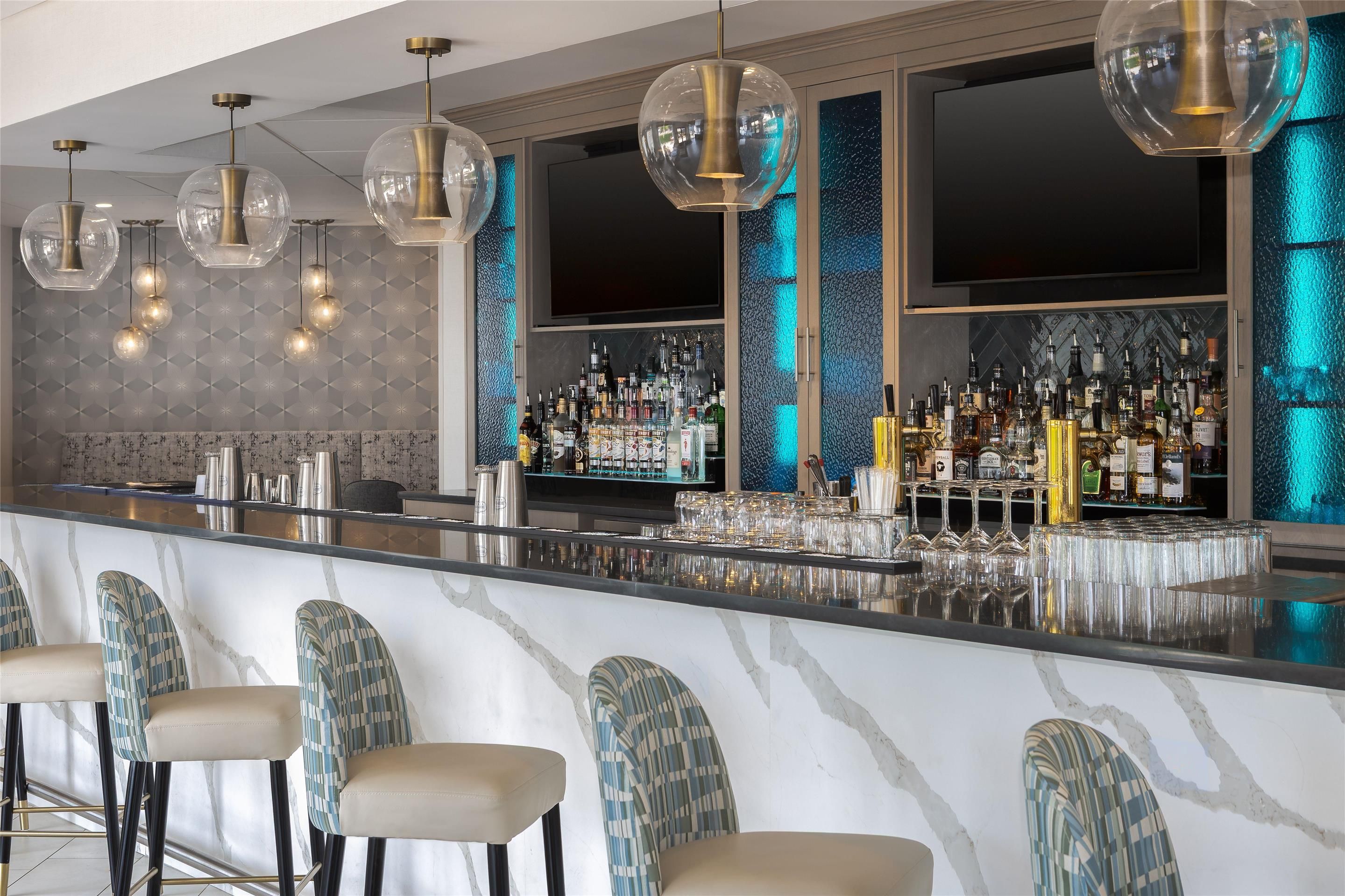 دبل تري باي هيلتون ويلمنسغ ران الويلية - ويلمينغتون (نورث كارولينا) - بار