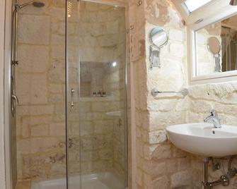 Agritrulli - Cisternino - Bathroom