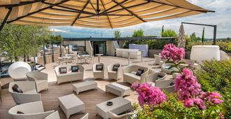 DB Hotel Verona Airport and Congress - Sommacampagna - Patio