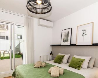 Sitges Spaces Terrace Apartment- 1 Bedroom, 1Bathroom, Huge Terrace - Sitges - Bedroom