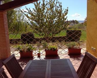Villa With Pool In Tuscany, Close To San Gimignano And Volterra - Volterra - Patio
