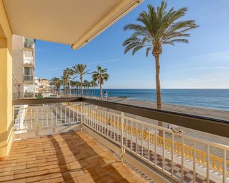 Primera linea de playa en Torrenueva - Torrenueva - Balcony