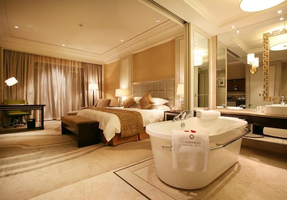 Landison Hotel Xinchang - Shaoxing - Bedroom