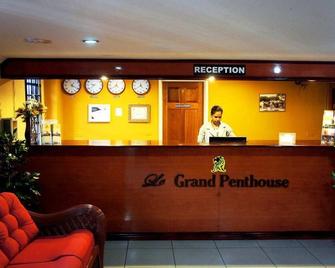 Le Grand Penthouse Hotel - Georgetown - Front desk