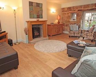 Gorgeous cosy Fisherman's cottage in Seahouses, Northumberland - Seahouses - Living room