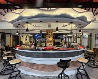 Activate C3 Hostel - פנום פאן - בר