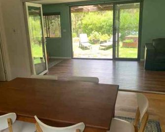 The Container House - Blackwood - Dining room