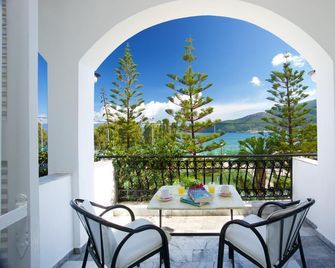 Hotel Athina - Karavomylos - Balcón