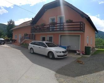 Guesthouse Blazenka Hodak - Drežnik Grad - Gebäude