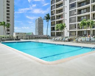 Waikiki Banyan Condo With Panoramic 37th Floor Ocean Views 1 Bedroom Condo by RedAwning - Honolulu - Havuz