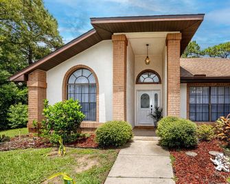 Weeki Wachee House - Charming Home with Heated Pool, A Nature Lover's Paradise! - Spring Hill - Gebäude