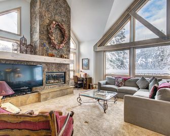 The Pines Lodge, A Rockresort - Beaver Creek - Living room