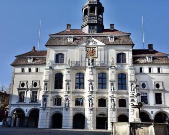 Exclusive maisonette 83sqm, quiet, central location, in the old town - Lüneburg - Edificio