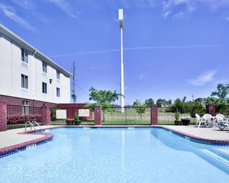 Comfort Inn and Suites Ruston-East - Ruston - Pool