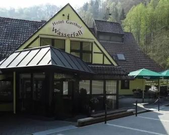 Hotel Wasserfall - Oberndorf - Building
