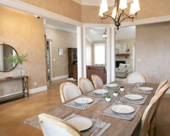 Gorgeous Ranch House on 18 acres - Bruceville-Eddy - Dining room