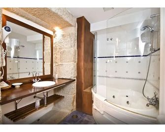 Hotel O Portelo Rural - Allariz - Badkamer