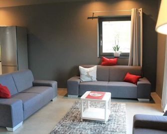 Detached apartment in a panoramic location with a view of the Burggrafenamt. - Tscherms - Wohnzimmer