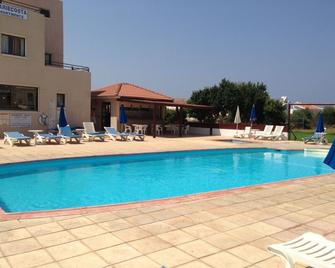 Constantaras Apartments - Protaras - Basen