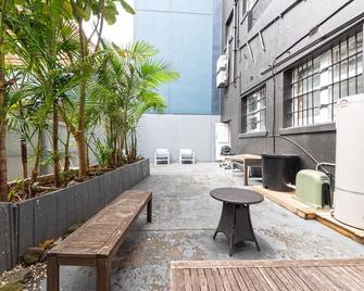 Hit Hostel - Auckland - Patio