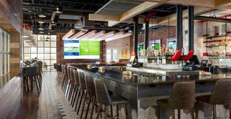 Delta Hotels by Marriott Indianapolis Airport - Indianapolis - Bar