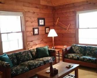 Log Cabin in Farm Country Setting - Ebensburg - Living room