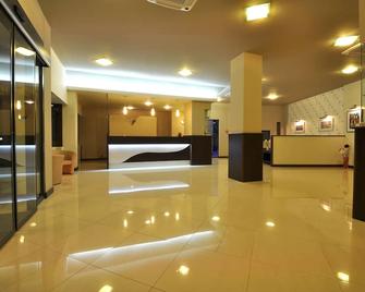 Hotel Fontana - Buzet - Recepción