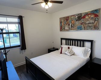 2 Bedrooms 1 Bath Guest Suite, on your way to Florida Keys - Goulds - Bedroom