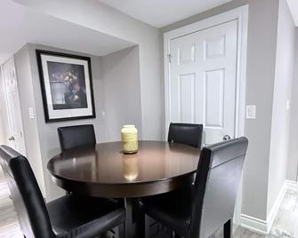 Two bedroom basement apartment - Whitby - Dining room