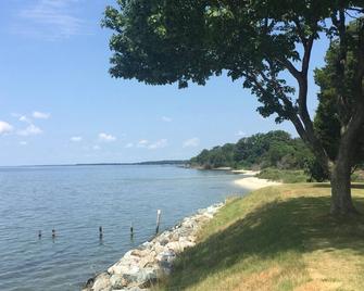 2 Acre Oasis With Private Beach! Family And Dog Friendly! - Leonardtown