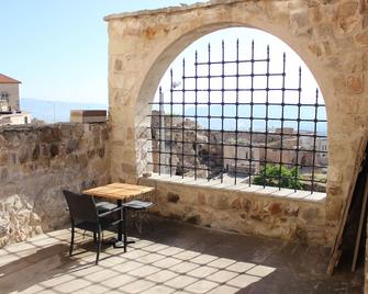 Helike Cave Suites - Uchisar - Balcony