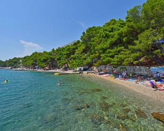 Apartments Zdenka - Omiš - Beach