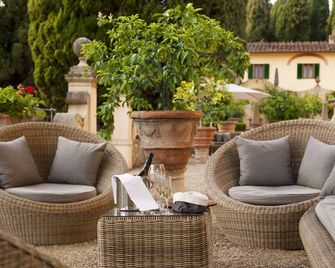 آرت هوتل فيلا أجابي - فلورنس - شرفة مرصوفة