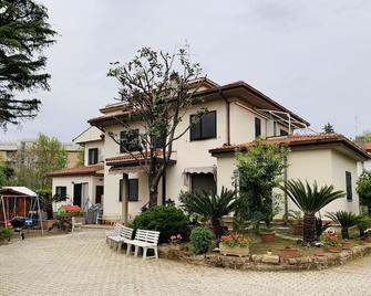 Guest House 32 - Ciampino - Edifici
