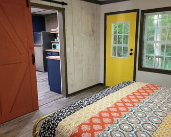 Creekside at the Wolffork Valley Chalet - Dog Friendly! - Rabun Gap - Bedroom