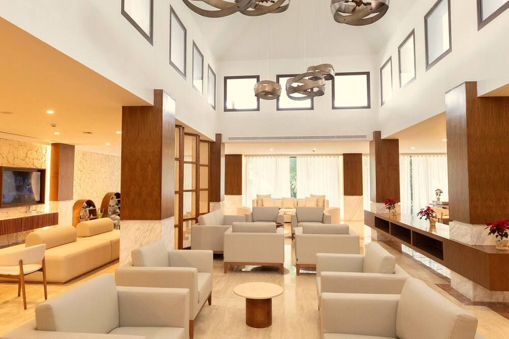 Family Selection At Grand Palladium Kantenah Resort & Spa - אקומל - טרקלין