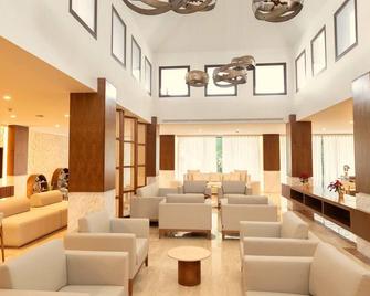 Family Selection At Grand Palladium Kant - Akumal - Lounge
