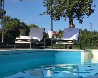 Studio Mayne for 2 people on Wine Estate Chateau Cadaulan - Saint-Pey-de-Castets - Piscina