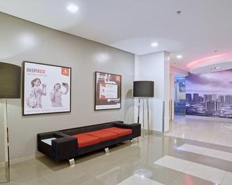 Red Planet Ortigas - Manila - Lobby