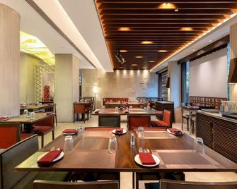 The Mirador - Mumbai - Restaurant