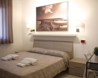 All'Etrusconia Hotel Castagneto Carducci - Marina di Castagneto - Bedroom