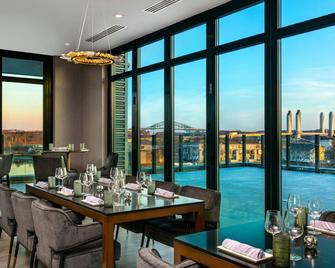 AC Hotel by Marriott Portsmouth Downtown/Waterfront - Portsmouth - Essbereich