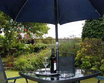 Tudor Cottage - Minehead - Patio