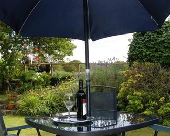 Tudor Cottage - Minehead - Patio