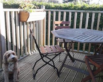 Garden View Apartment - Salcombe - Balcony