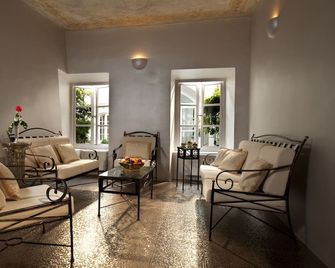 Antiq Palace - Historic Hotels of Europe - Ljubljana - Salon