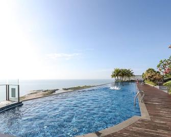 Silverscape Executive Melaka by I Housing - Malaca - Piscina