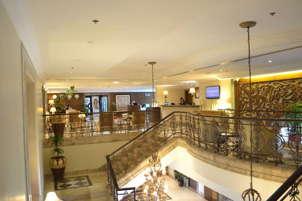 Sheraton Al Khalidiya Hotel - אבו דאבי - לובי