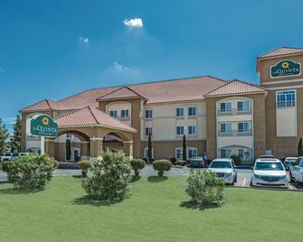 La Quinta Inn & Suites by Wyndham Deming - Deming - Building