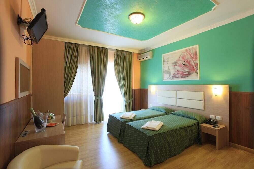 Hotel Villa Imperiale - Lucera - Schlafzimmer